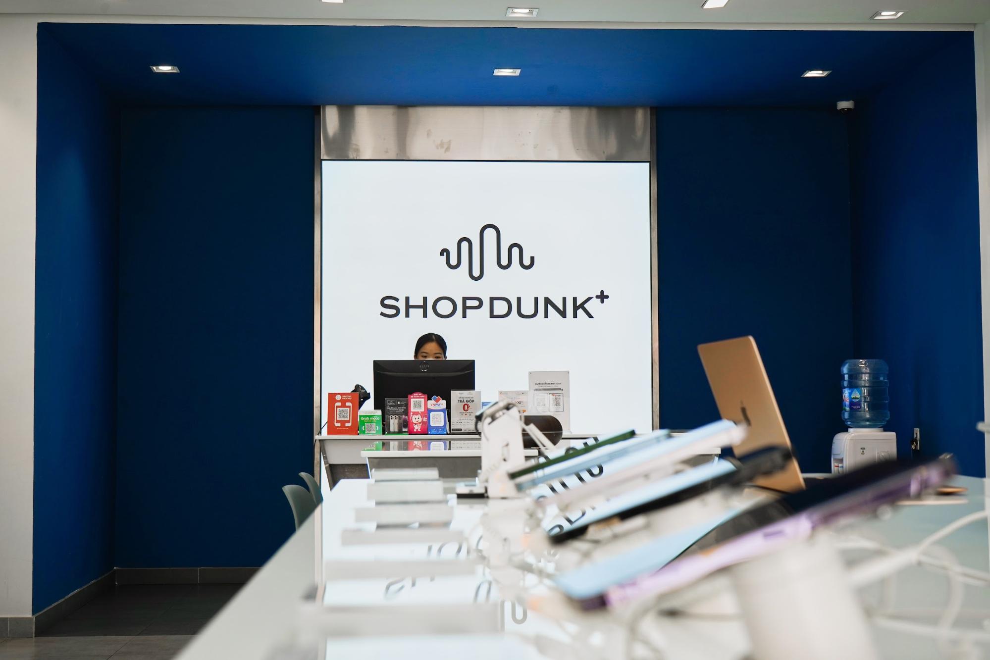 ShopDunk mang tới 2 chương trình trả góp siêu ưu đãi giúp bạn dễ dàng sở hữu sản phẩm mong muốn trong thời gian ngắn nhất